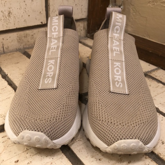 🤑PRICE DROP🤑  Michael Michael Kors Bodie Slip On Sneakers - Picture 2 of 11